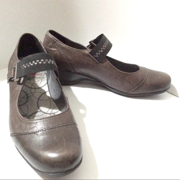 Fluchos dark brown leather slip in shoes - Picture 3 of 9